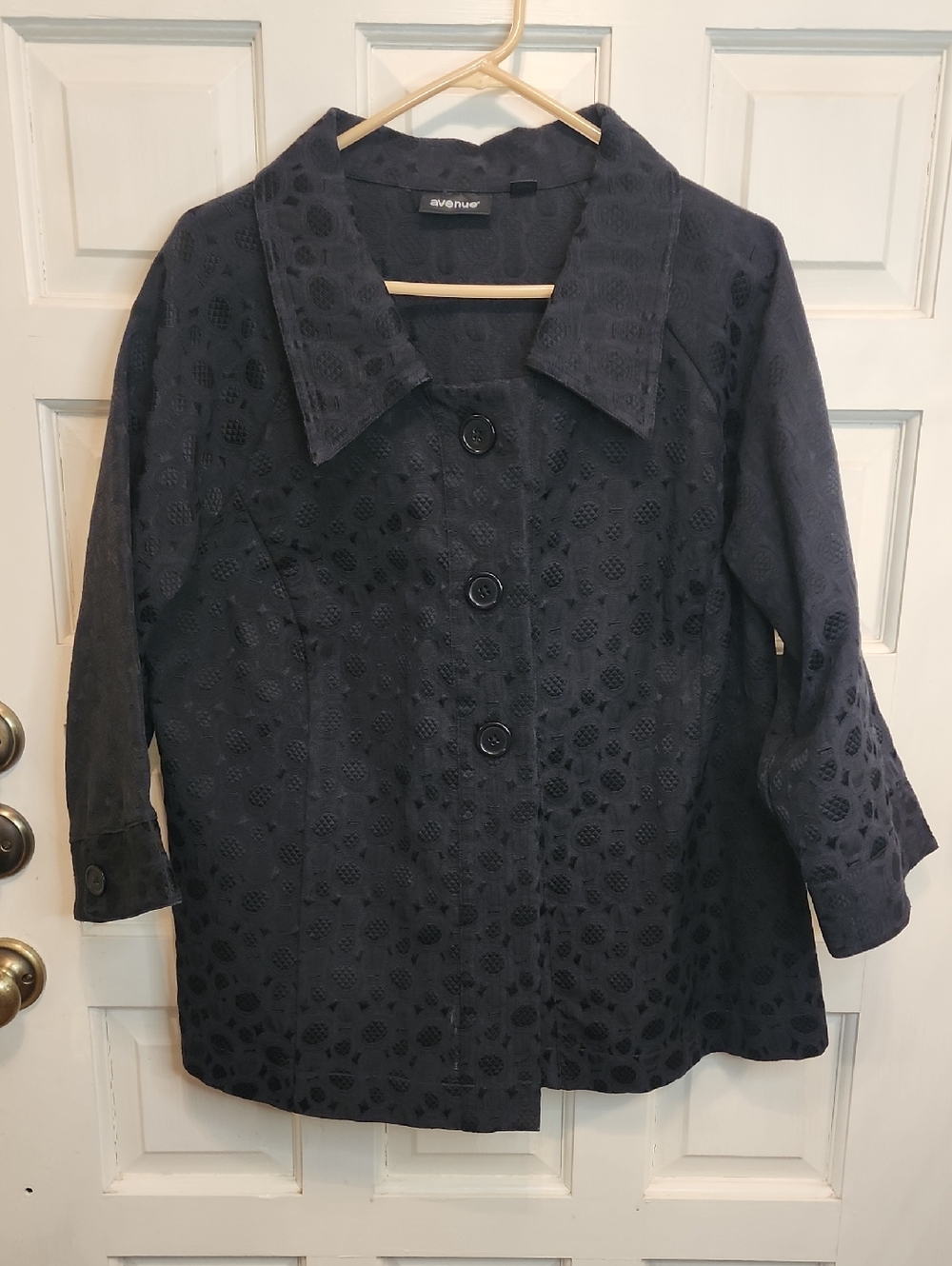 Avenue Black Textured 3 Big Button Front Retro Blaxer Pointed Collar 3/4 Sleeve